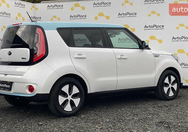 Кіа Soul EV 2016 у Луцьку на Automoto.ua Білий Кіа Soul EV, об'ємом двигуна 0 л та пробігом 116 тис. км за 7800 $, фото 105 на Automoto.ua