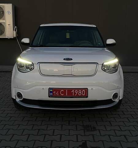Білий Кіа Soul EV, об'ємом двигуна 0 л та пробігом 109 тис. км за 7399 $, фото 1 на Automoto.ua