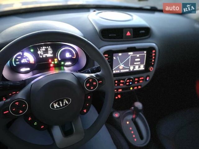 Білий Кіа Soul EV, об'ємом двигуна 0 л та пробігом 109 тис. км за 7399 $, фото 20 на Automoto.ua