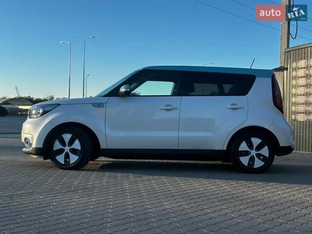 Білий Кіа Soul EV, об'ємом двигуна 0 л та пробігом 169 тис. км за 5600 $, фото 5 на Automoto.ua