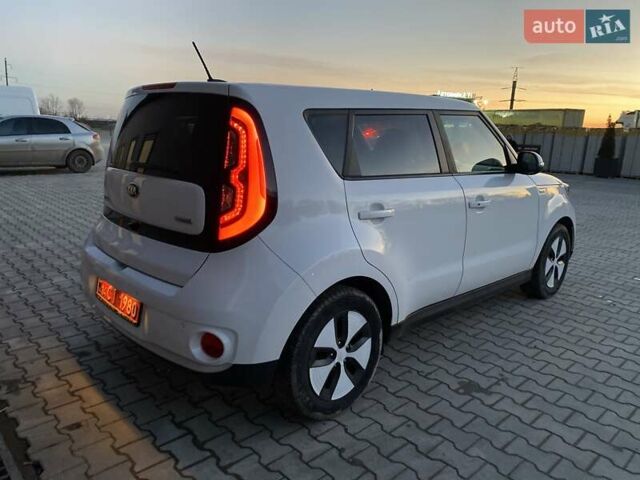 Білий Кіа Soul EV, об'ємом двигуна 0 л та пробігом 109 тис. км за 7399 $, фото 11 на Automoto.ua