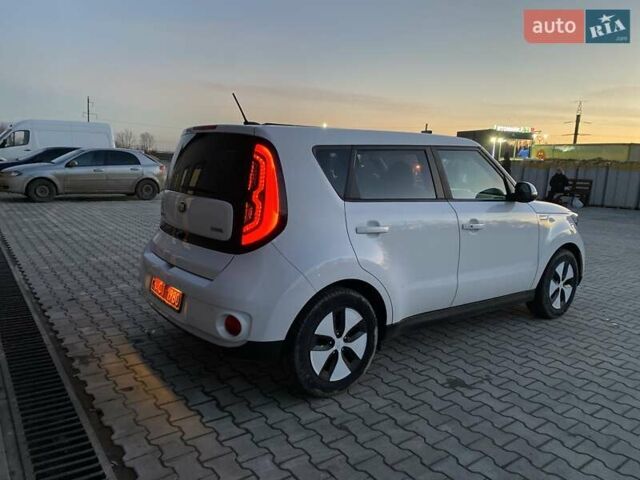 Білий Кіа Soul EV, об'ємом двигуна 0 л та пробігом 109 тис. км за 7399 $, фото 8 на Automoto.ua