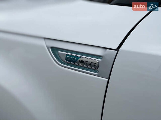 Кіа Soul EV 2016 у Луцьку на Automoto.ua Білий Кіа Soul EV, об'ємом двигуна 0 л та пробігом 116 тис. км за 7800 $, фото 116 на Automoto.ua