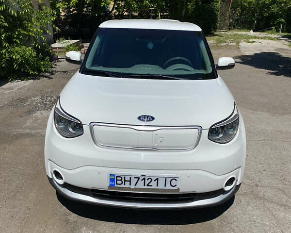 Белый Киа Soul EV, объемом двигателя 0 л и пробегом 55 тыс. км за 9000 $, фото 13 на Automoto.ua