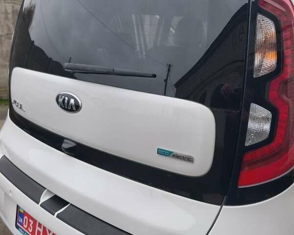 Белый Киа Soul EV, объемом двигателя 0 л и пробегом 165 тыс. км за 10600 $, фото 13 на Automoto.ua