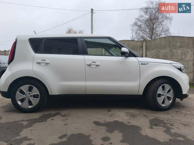 Белый Киа Soul EV, объемом двигателя 0 л и пробегом 165 тыс. км за 10600 $, фото 17 на Automoto.ua