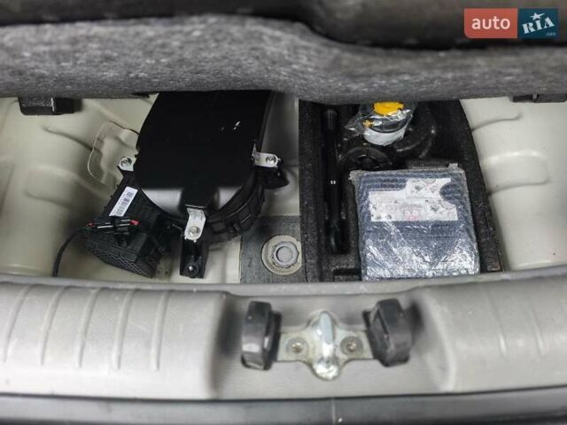 Белый Киа Soul EV, объемом двигателя 0 л и пробегом 165 тыс. км за 10600 $, фото 48 на Automoto.ua