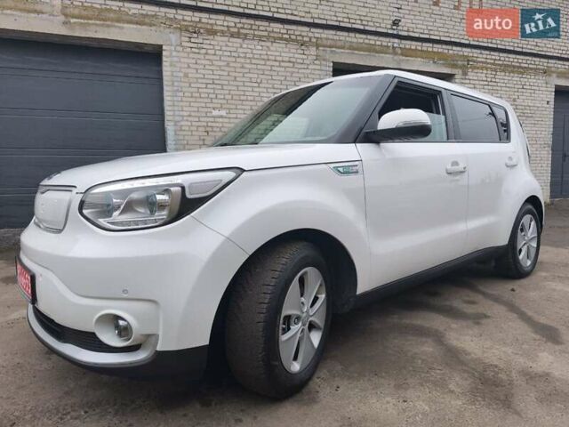 Белый Киа Soul EV, объемом двигателя 0 л и пробегом 165 тыс. км за 10600 $, фото 7 на Automoto.ua