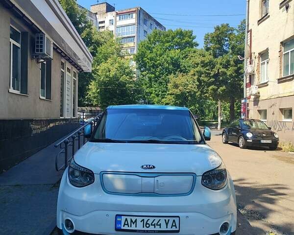 Белый Киа Soul EV, объемом двигателя 0 л и пробегом 115 тыс. км за 7500 $, фото 1 на Automoto.ua