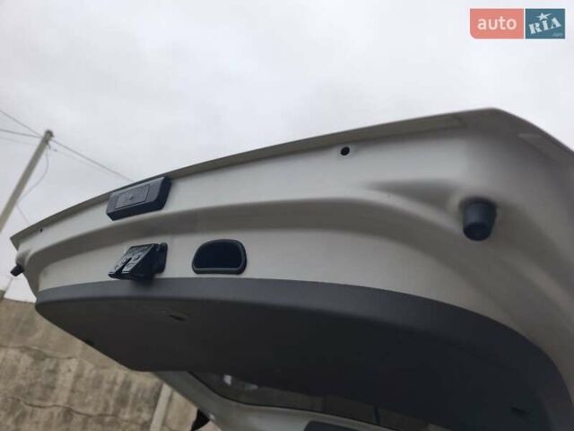 Белый Киа Soul EV, объемом двигателя 0 л и пробегом 165 тыс. км за 10600 $, фото 53 на Automoto.ua