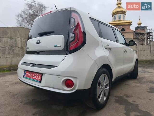 Белый Киа Soul EV, объемом двигателя 0 л и пробегом 165 тыс. км за 10600 $, фото 15 на Automoto.ua