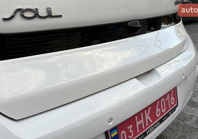 Белый Киа Soul EV, объемом двигателя 0 л и пробегом 167 тыс. км за 9900 $, фото 11 на Automoto.ua