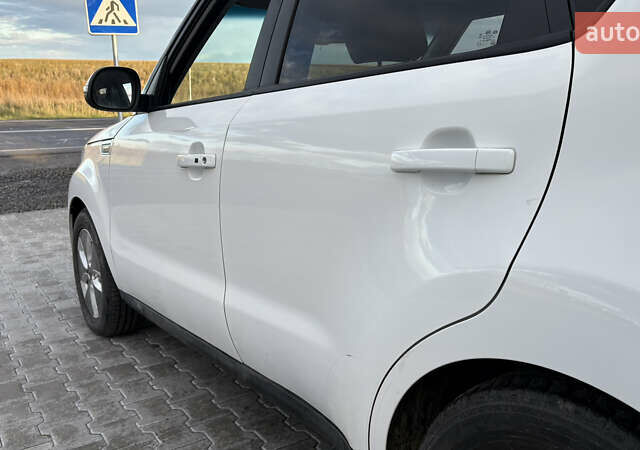 Белый Киа Soul EV, объемом двигателя 0 л и пробегом 167 тыс. км за 9900 $, фото 7 на Automoto.ua