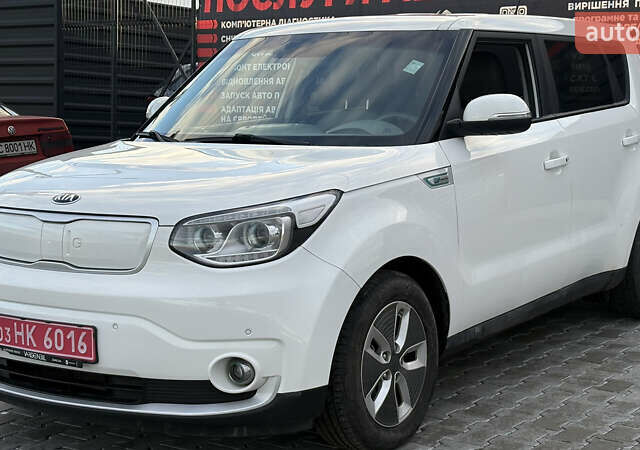Белый Киа Soul EV, объемом двигателя 0 л и пробегом 167 тыс. км за 9900 $, фото 10 на Automoto.ua