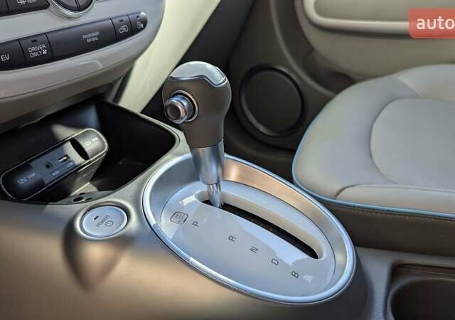Киа Soul EV 2018 в Киеве на Automoto.ua Белый Киа Soul EV, объемом двигателя 0 л и пробегом 49 тыс. км за 12800 $, фото 27 на Automoto.ua