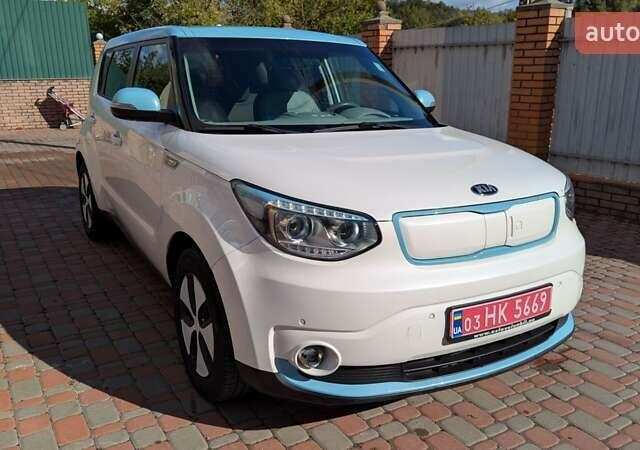 Киа Soul EV 2018 в Киеве на Automoto.ua Белый Киа Soul EV, объемом двигателя 0 л и пробегом 49 тыс. км за 12800 $, фото 9 на Automoto.ua