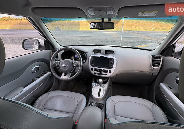 Белый Киа Soul EV, объемом двигателя 0 л и пробегом 167 тыс. км за 9900 $, фото 28 на Automoto.ua