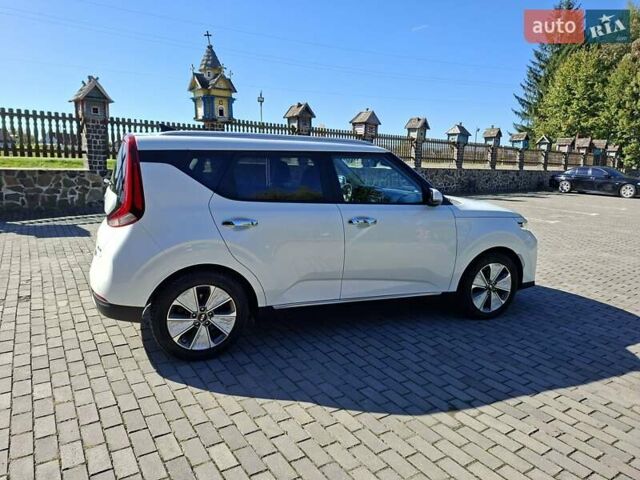 Білий Кіа Soul EV, об'ємом двигуна 0 л та пробігом 146 тис. км за 17900 $, фото 7 на Automoto.ua
