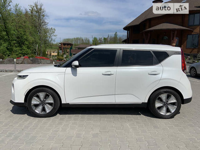 Білий Кіа Soul EV, об'ємом двигуна 0 л та пробігом 87 тис. км за 17000 $, фото 6 на Automoto.ua