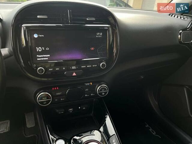 Белый Киа Soul EV, объемом двигателя 0 л и пробегом 60 тыс. км за 19400 $, фото 32 на Automoto.ua