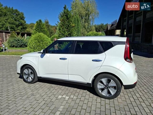 Білий Кіа Soul EV, об'ємом двигуна 0 л та пробігом 146 тис. км за 17900 $, фото 11 на Automoto.ua