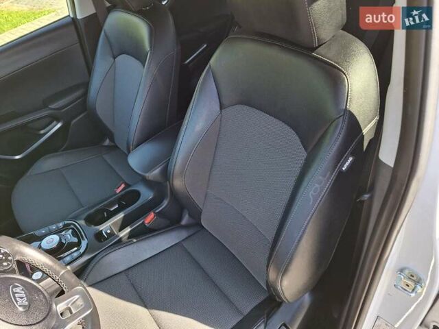 Білий Кіа Soul EV, об'ємом двигуна 0 л та пробігом 146 тис. км за 17900 $, фото 23 на Automoto.ua