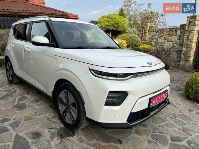 Белый Киа Soul EV, объемом двигателя 0 л и пробегом 60 тыс. км за 19400 $, фото 11 на Automoto.ua
