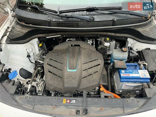 Белый Киа Soul EV, объемом двигателя 0 л и пробегом 229 тыс. км за 14550 $, фото 13 на Automoto.ua