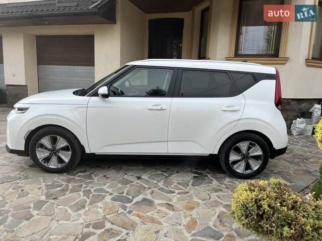 Белый Киа Soul EV, объемом двигателя 0 л и пробегом 60 тыс. км за 19400 $, фото 12 на Automoto.ua
