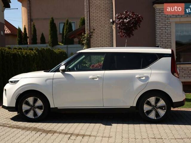 Белый Киа Soul EV, объемом двигателя 0 л и пробегом 16 тыс. км за 19900 $, фото 3 на Automoto.ua