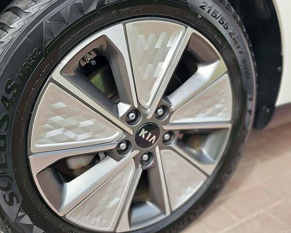 Белый Киа Soul EV, объемом двигателя 0 л и пробегом 16 тыс. км за 19900 $, фото 8 на Automoto.ua