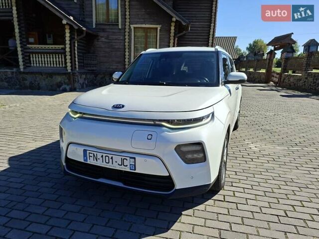 Білий Кіа Soul EV, об'ємом двигуна 0 л та пробігом 146 тис. км за 17900 $, фото 5 на Automoto.ua