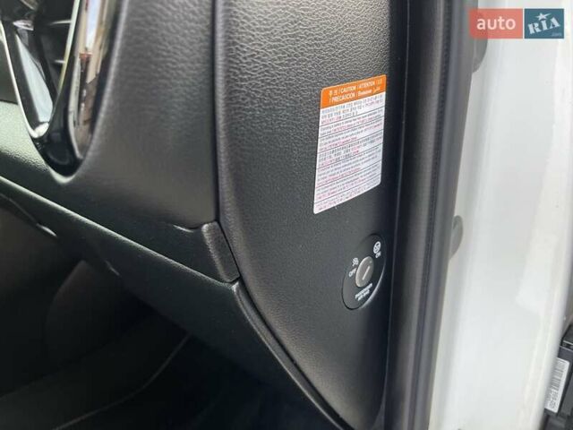Белый Киа Soul EV, объемом двигателя 0 л и пробегом 60 тыс. км за 19400 $, фото 51 на Automoto.ua