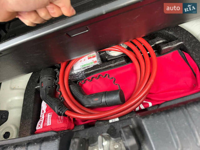 Белый Киа Soul EV, объемом двигателя 0 л и пробегом 229 тыс. км за 14550 $, фото 10 на Automoto.ua