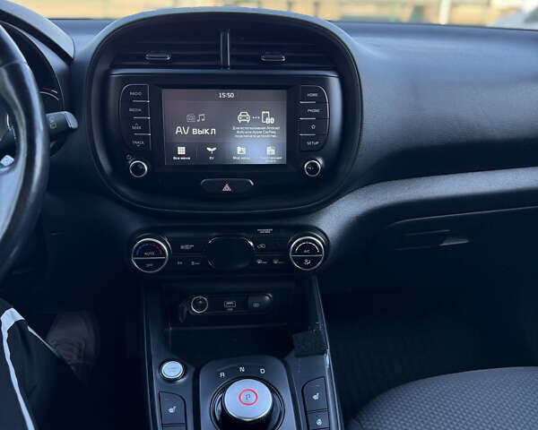 Белый Киа Soul EV, объемом двигателя 0 л и пробегом 153 тыс. км за 13500 $, фото 14 на Automoto.ua