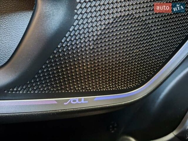 Білий Кіа Soul EV, об'ємом двигуна 0 л та пробігом 146 тис. км за 17900 $, фото 24 на Automoto.ua