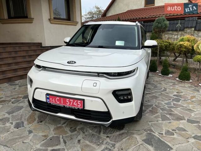 Белый Киа Soul EV, объемом двигателя 0 л и пробегом 60 тыс. км за 19400 $, фото 3 на Automoto.ua