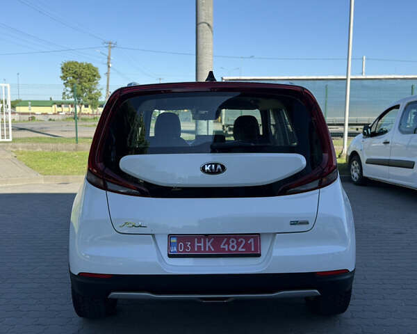 Белый Киа Soul EV, объемом двигателя 0 л и пробегом 153 тыс. км за 13500 $, фото 5 на Automoto.ua