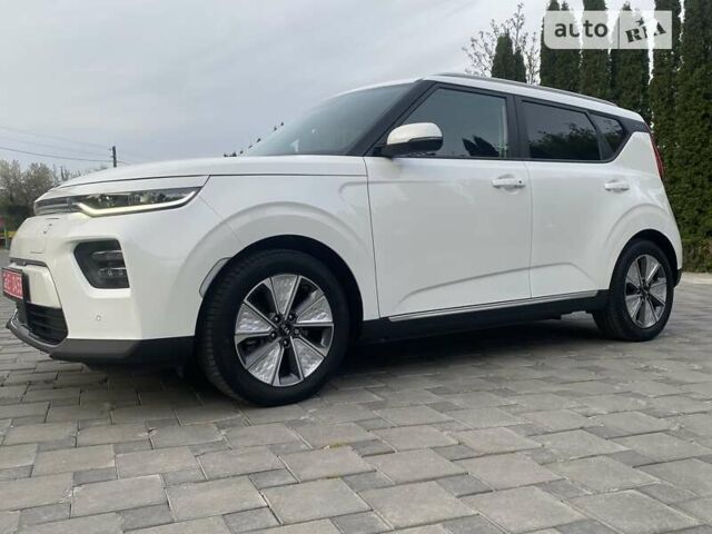 Белый Киа Soul EV, объемом двигателя 0 л и пробегом 33 тыс. км за 20950 $, фото 10 на Automoto.ua