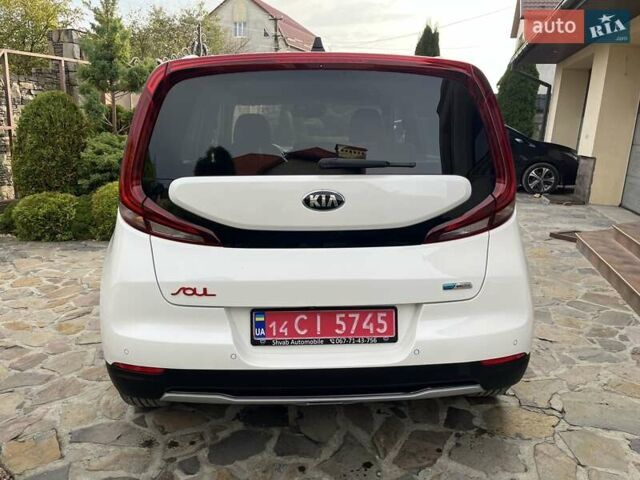 Белый Киа Soul EV, объемом двигателя 0 л и пробегом 60 тыс. км за 19400 $, фото 8 на Automoto.ua