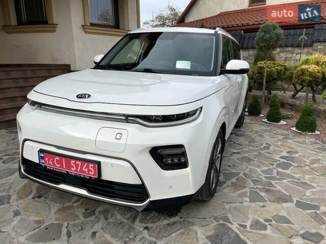 Белый Киа Soul EV, объемом двигателя 0 л и пробегом 60 тыс. км за 19400 $, фото 9 на Automoto.ua