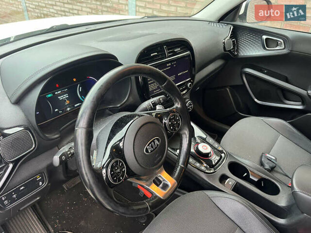 Белый Киа Soul EV, объемом двигателя 0 л и пробегом 229 тыс. км за 14550 $, фото 6 на Automoto.ua