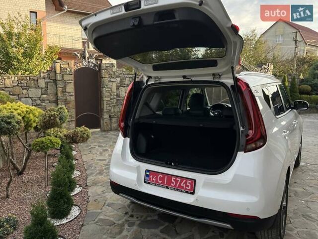 Белый Киа Soul EV, объемом двигателя 0 л и пробегом 60 тыс. км за 19400 $, фото 45 на Automoto.ua