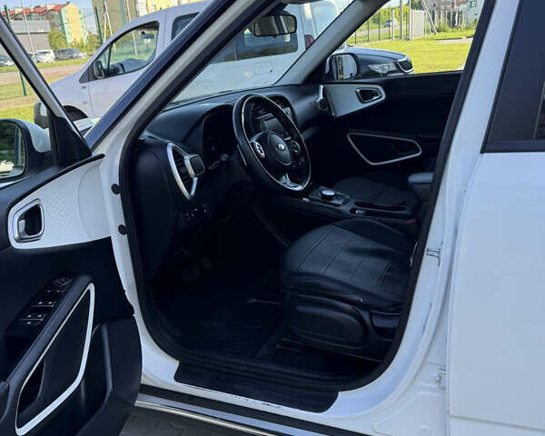 Белый Киа Soul EV, объемом двигателя 0 л и пробегом 153 тыс. км за 13500 $, фото 10 на Automoto.ua