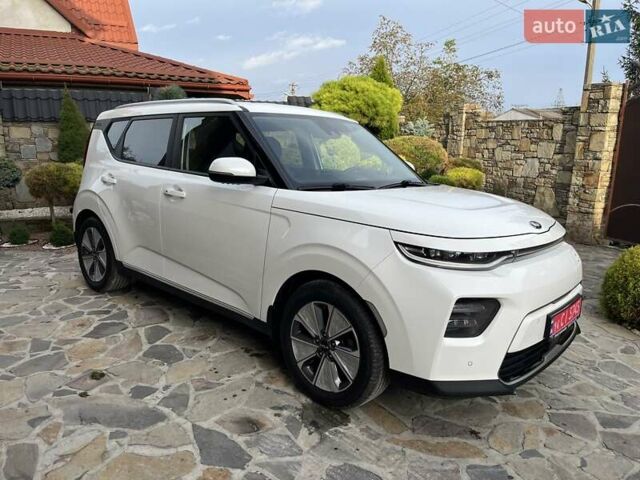Белый Киа Soul EV, объемом двигателя 0 л и пробегом 60 тыс. км за 19400 $, фото 6 на Automoto.ua