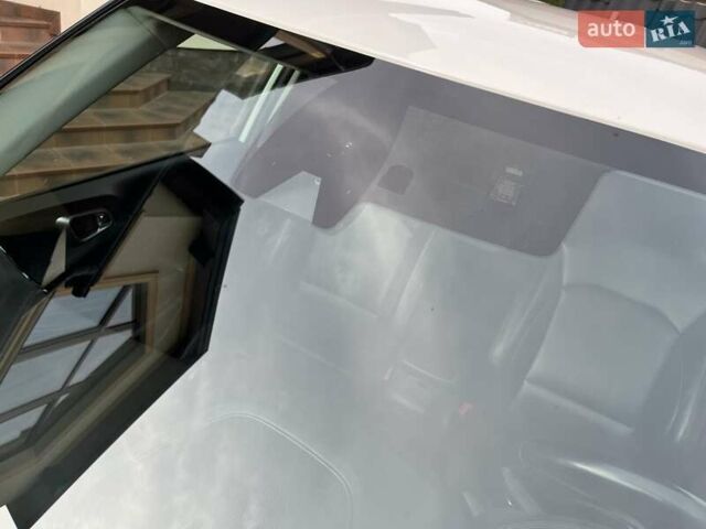 Белый Киа Soul EV, объемом двигателя 0 л и пробегом 60 тыс. км за 19400 $, фото 18 на Automoto.ua