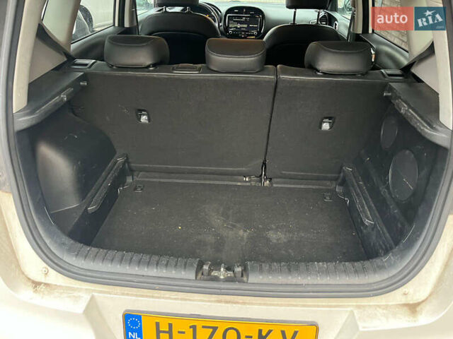 Белый Киа Soul EV, объемом двигателя 0 л и пробегом 229 тыс. км за 14550 $, фото 11 на Automoto.ua