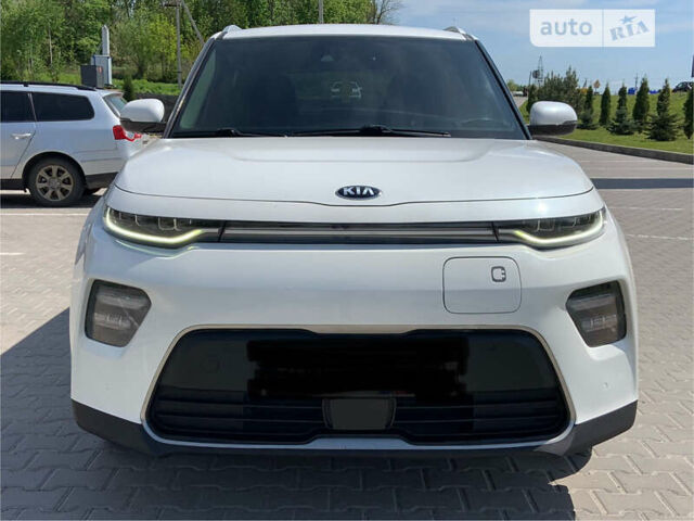 Белый Киа Soul EV, объемом двигателя 0 л и пробегом 87 тыс. км за 17000 $, фото 1 на Automoto.ua