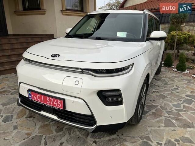 Белый Киа Soul EV, объемом двигателя 0 л и пробегом 60 тыс. км за 19400 $, фото 15 на Automoto.ua