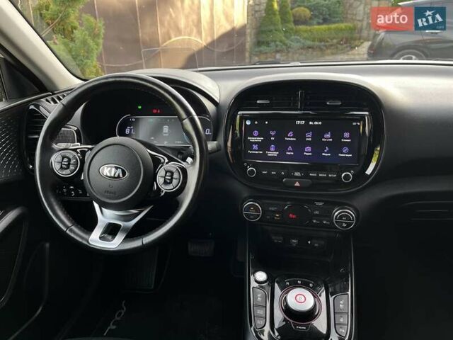 Белый Киа Soul EV, объемом двигателя 0 л и пробегом 60 тыс. км за 19400 $, фото 44 на Automoto.ua